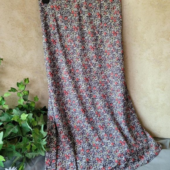 LOFT Dresses & Skirts - LOFT Petite Floral Midi Skirt